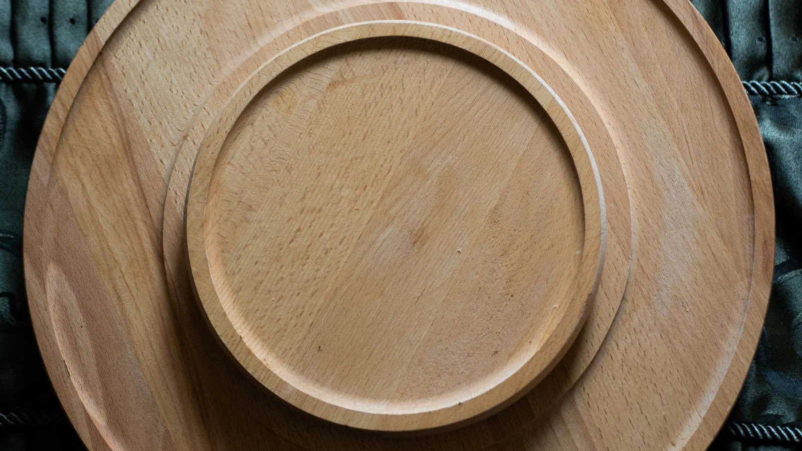 Поворотна грядка Lazy Susan для зручного садівництва
